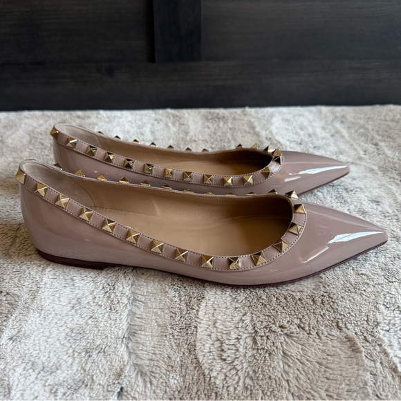 Valentino Garavani Rockstud Pointed Toe Ballerina Flat in Poudre Size 38 US 8 - Picture 6 of 16